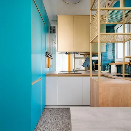 Metro Slodowiec Charming By Bookinghost * 바르샤바