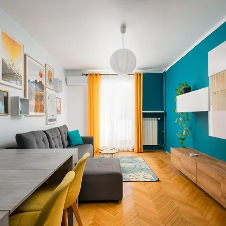 Metro Slodowiec Charming By Bookinghost 바르샤바