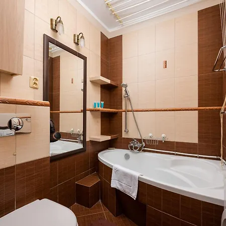 아파트 Metro Slodowiec Charming By Bookinghost