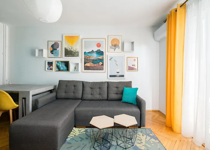 Metro Slodowiec Charming By Bookinghost Apartment Warsaw