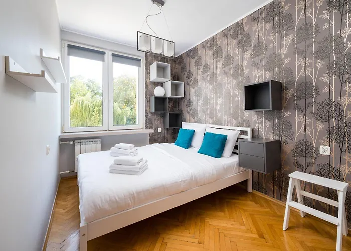 Metro Slodowiec Charming By Bookinghost Warsaw