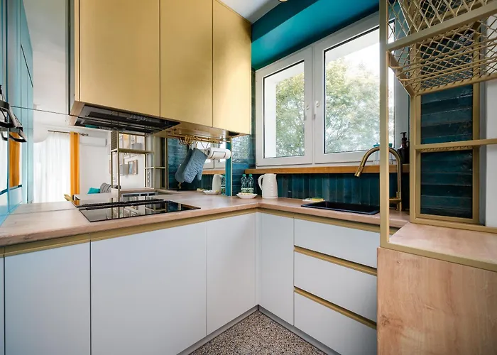 Metro Slodowiec Charming By Bookinghost Warsaw