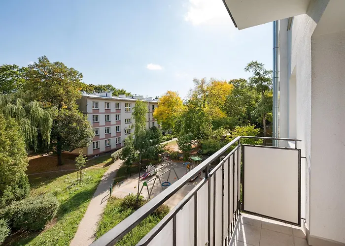 Apartment Metro Slodowiec Charming By Bookinghost *