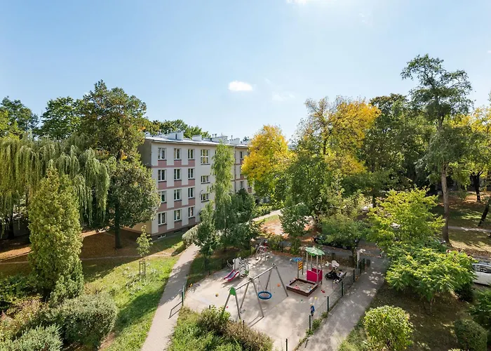 Apartment Metro Slodowiec Charming By Bookinghost